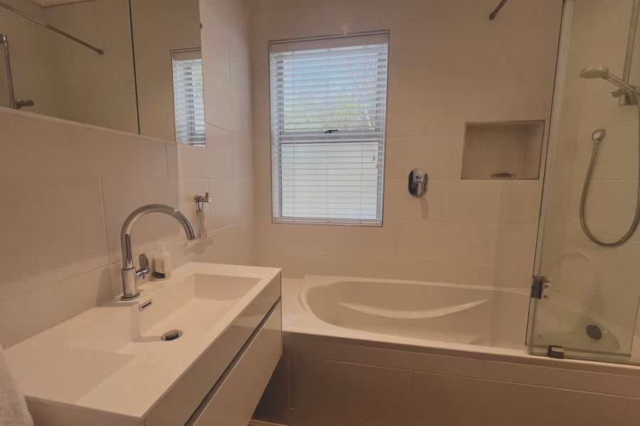 To Let 4 Bedroom Property for Rent in Tamboerskloof Western Cape